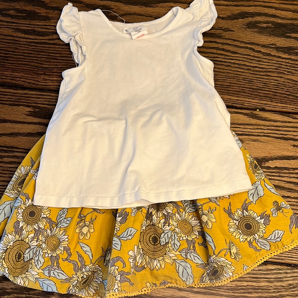 Artisan NY white top with sunflower skirt